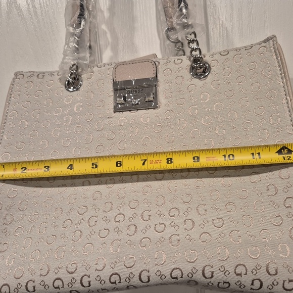 *BNWOT* Guess Shoulder Bag - Picture 6 of 6